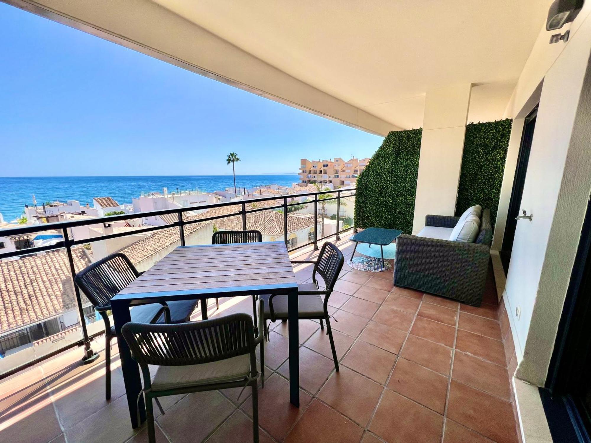 Breathtaking Sea View Apartment Estepona Bagian luar foto