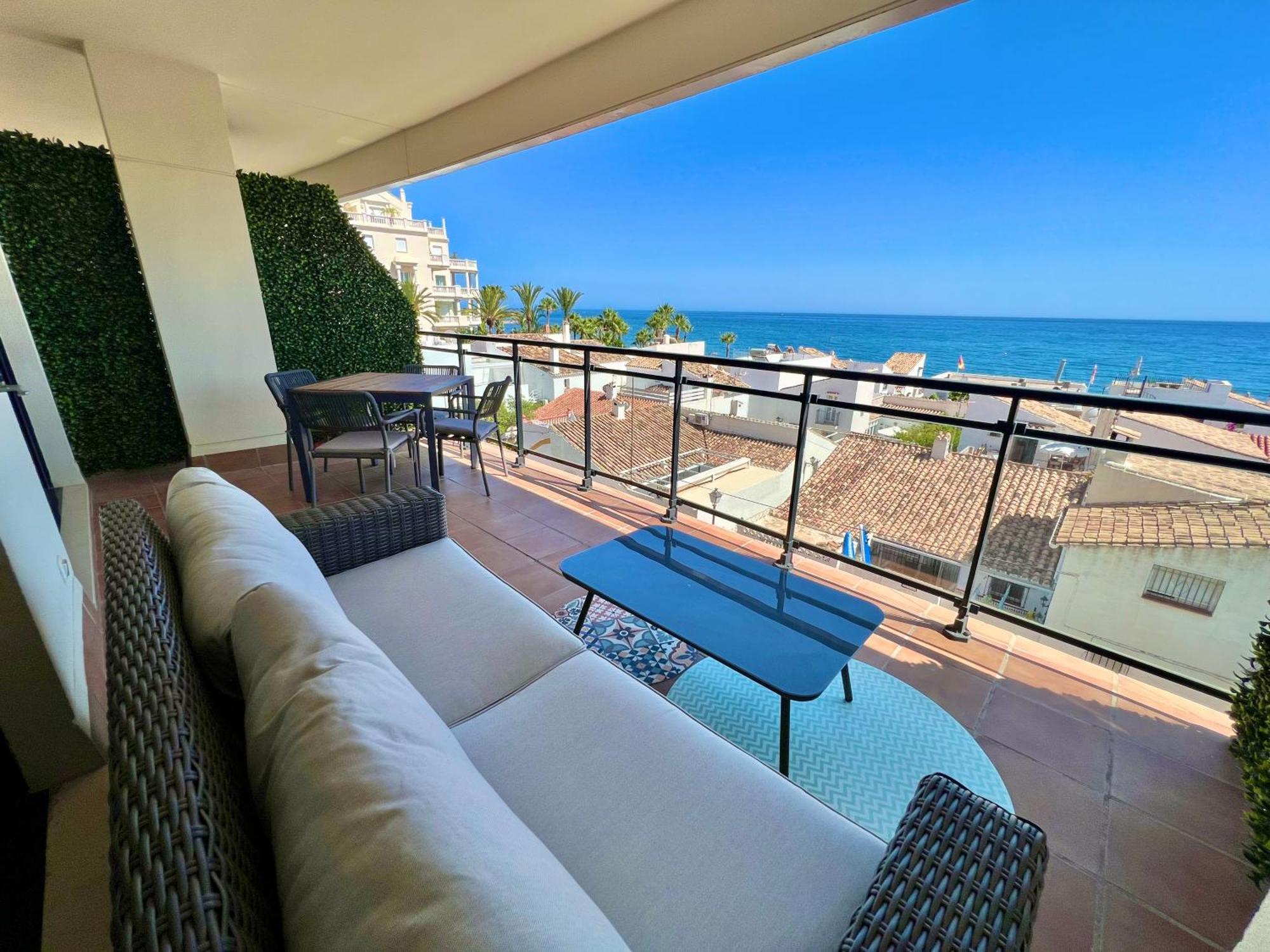 Breathtaking Sea View Apartment Estepona Bagian luar foto